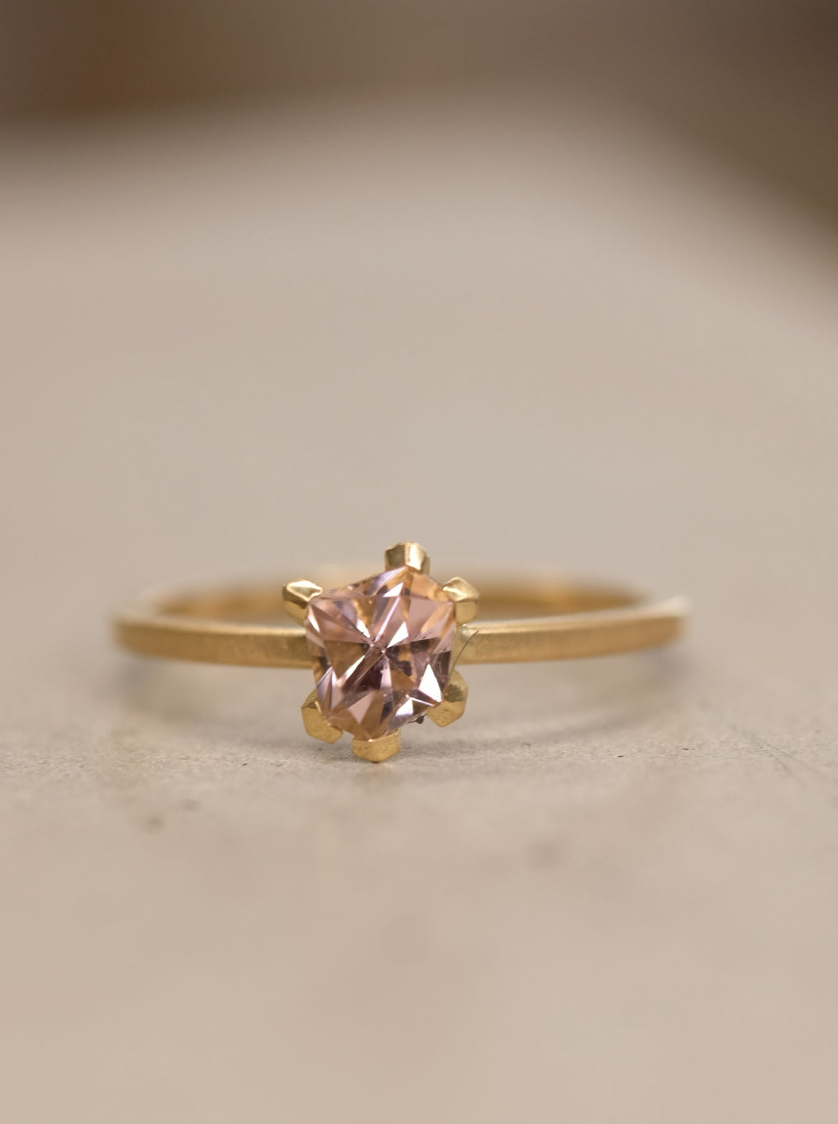Ring rosa Turmalin Detail