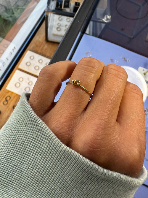 8er Knotenring „mini". 750/-Gold