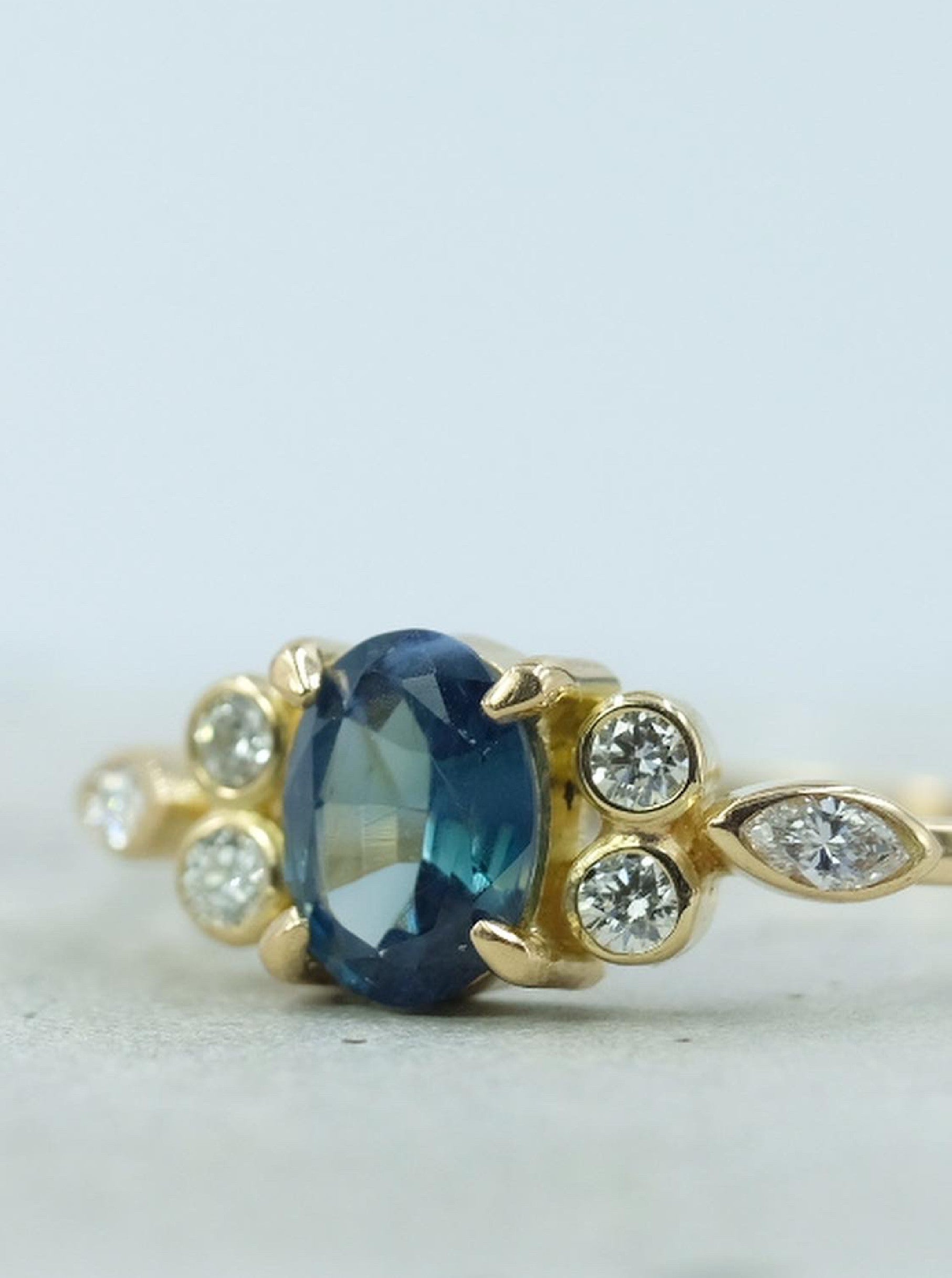 Ring 750/-Gold Saphir Brillanten/Diamanten