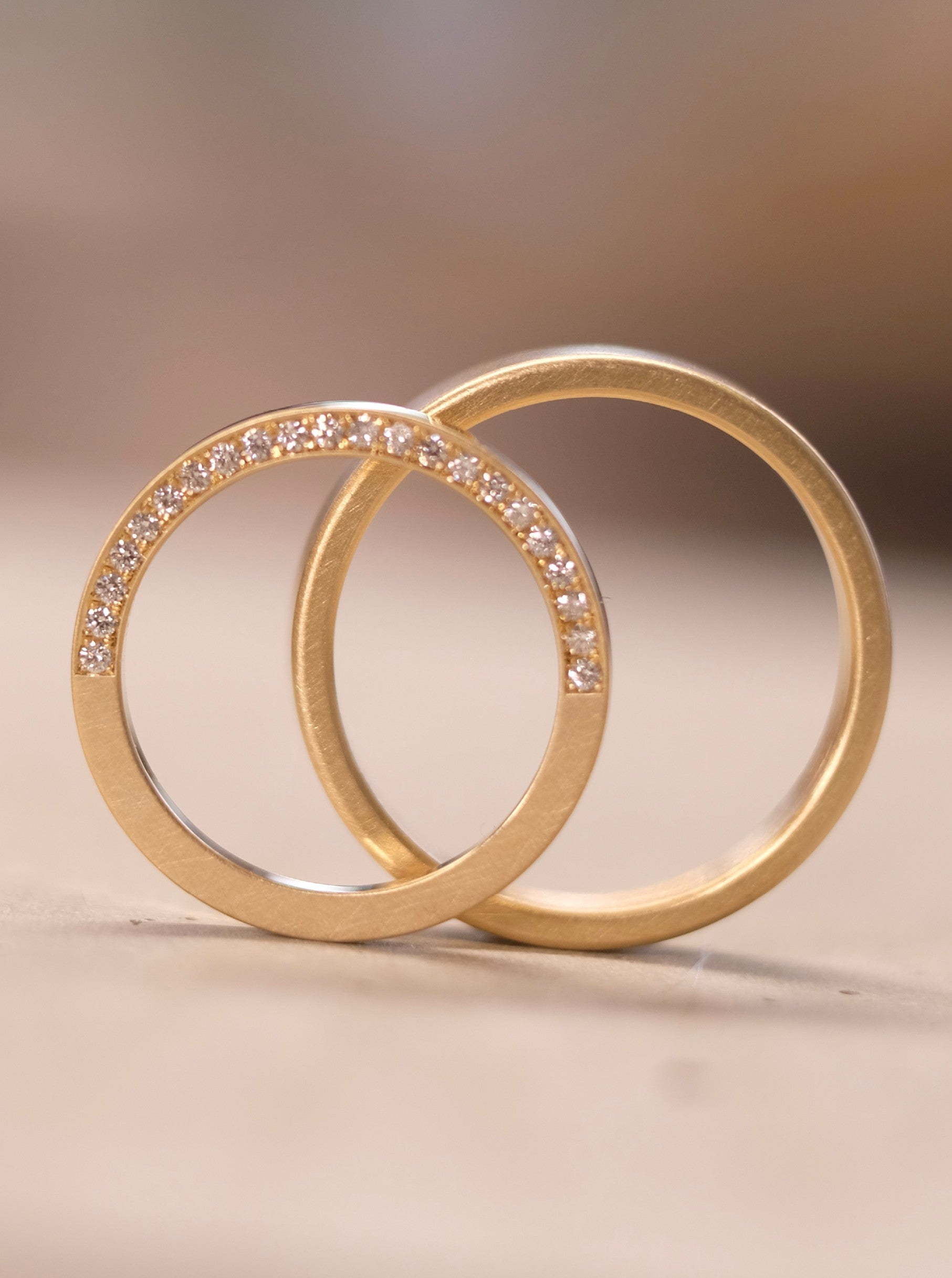 Trauringe 750/-Gold seitl. Brillanten